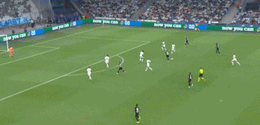 我留下！队报：海斯昨日向尼斯全队宣布将继续执教球队