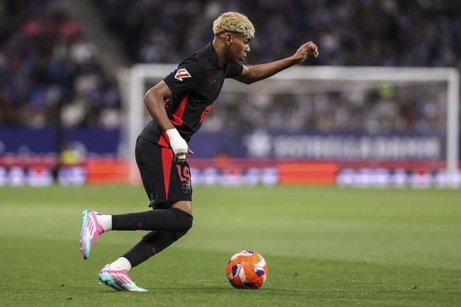 说唱歌手GAI祝贺铜梁龙冲超成功，官方回复：GAI哥我们做到了