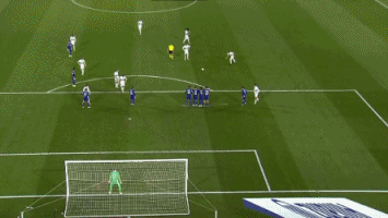 淘汰出局！总经理场边指挥引众怒 卖赵睿换场馆运营拉胯？